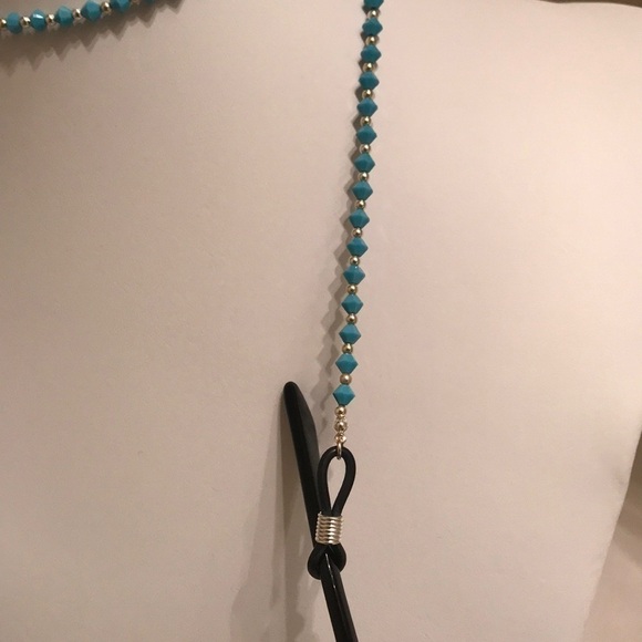 2/$90 ๐ Swarovski Crystal Eye Glasses Holder - Picture 4 of 9